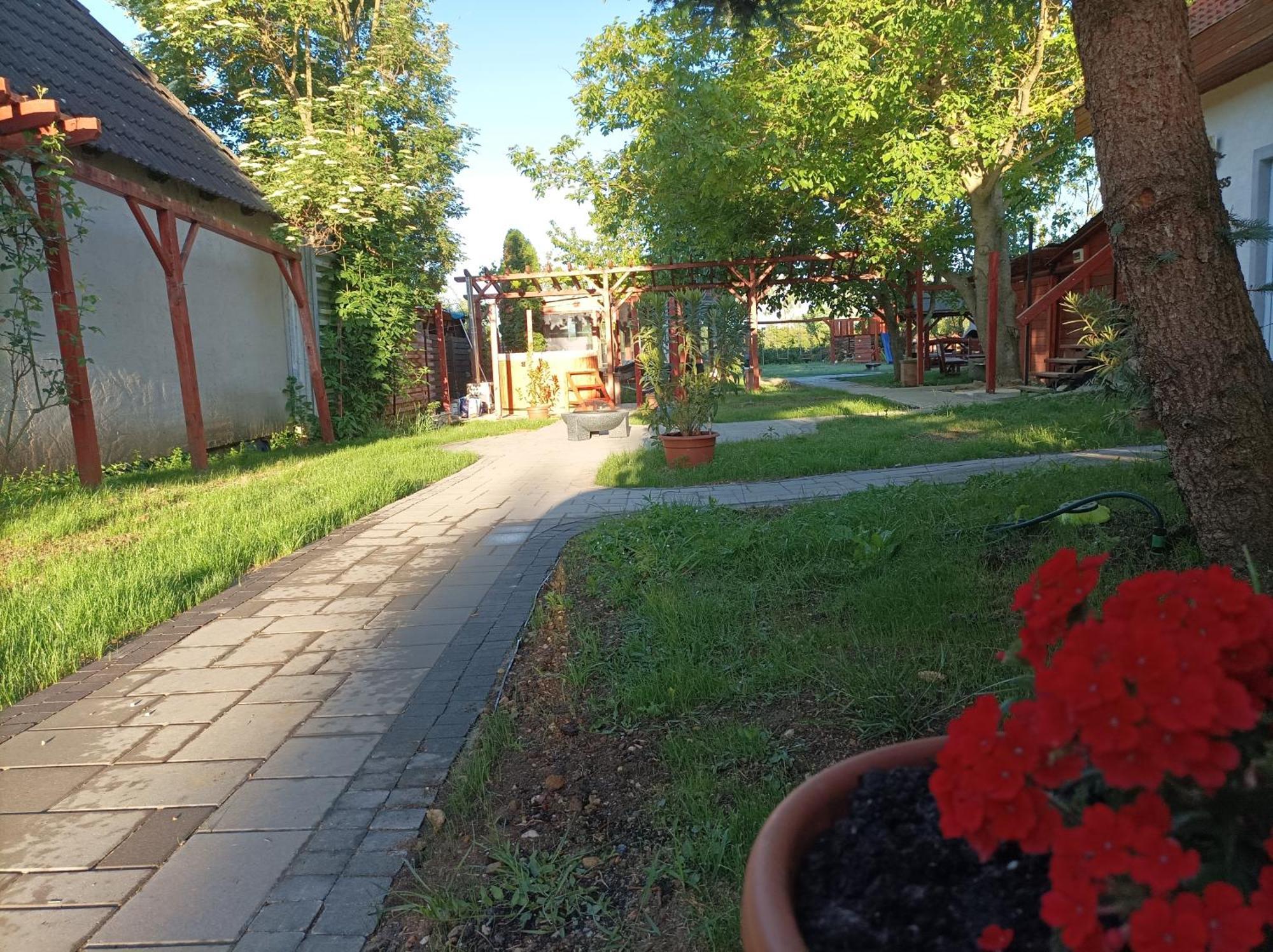 Robitel Wellness Vendeghaz Veszprem-Gyulafiratot Hotel Exterior foto