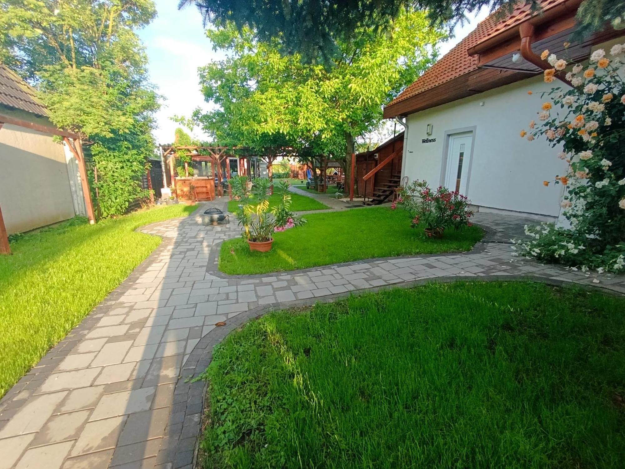 Robitel Wellness Vendeghaz Veszprem-Gyulafiratot Hotel Exterior foto